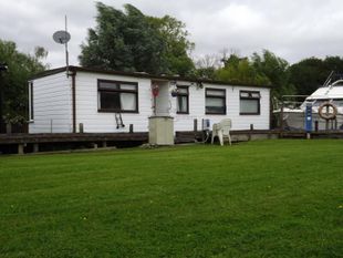 1974 Houseboat 35