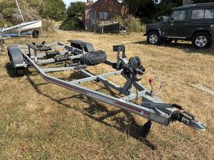 SBS Twin axle road trailer