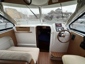2009 Beneteau Antares 8 12