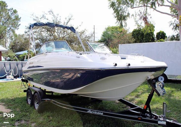 2021 Hurricane gs 202 fundeck