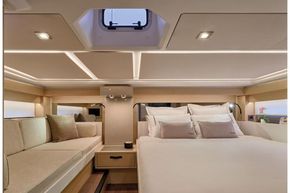 Jeanneau DB 43 inboard - aft cabin with double berth and sofa