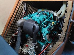 Moody 31 Mk1  - Engine