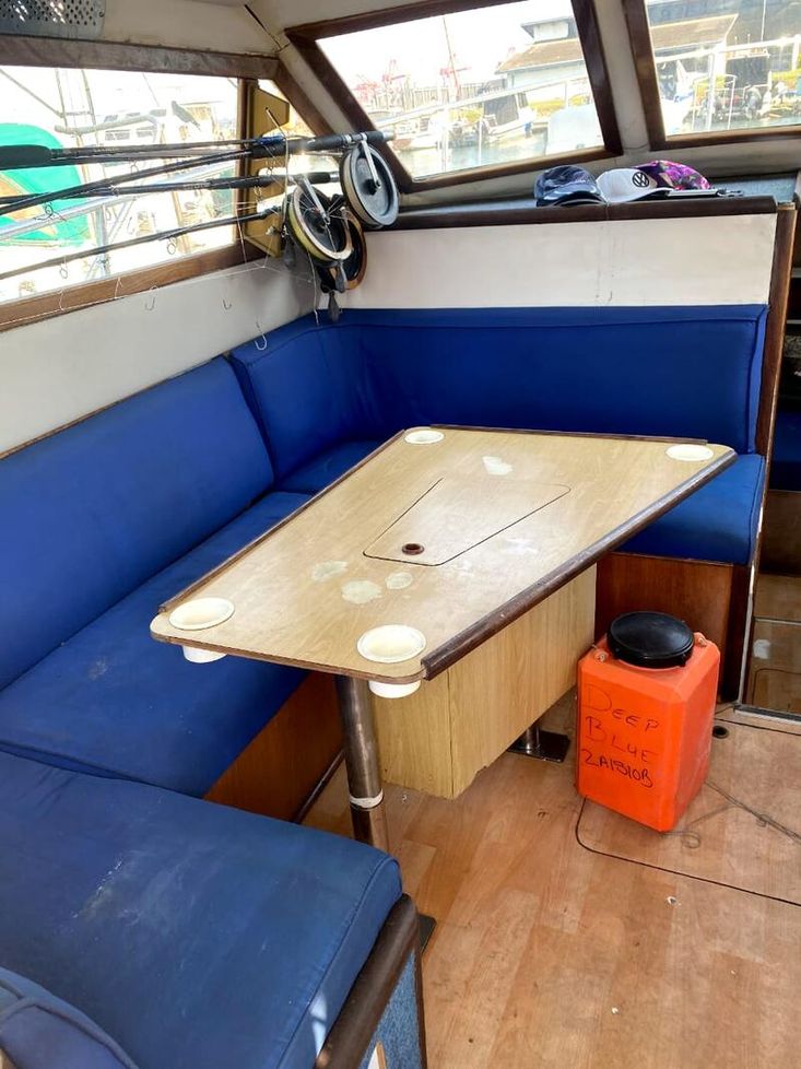 30ft Ace Craft with flybridge