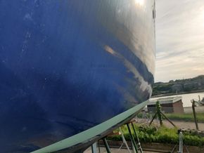 Royal Huisman Custom 50 - Hull Close Up