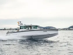 2026 Axopar 29 XC Cross Cabin