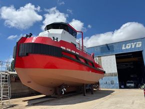 Dredger Asist Tugboat