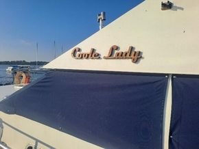 Coole Lady Exterior 3