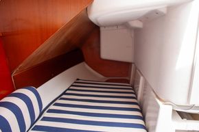 2002 Beneteau First 211 22