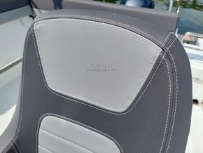 Jeanneau Cap Camarat 6.5 CC  - Upholstery