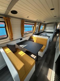 Stunning 57' Narrowboat (refitted)