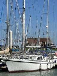 Beautiful 1999 NAUTICAT 42