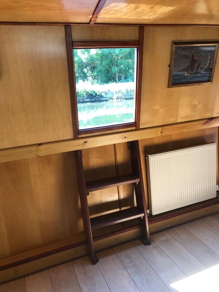 57ft x 10ft Wide Beam houseboat