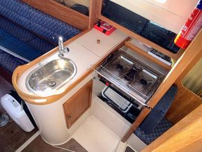 Hunter 265  - Galley