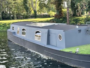 Short and extra fat Widebean Narrowboat liveaboard houseboat 