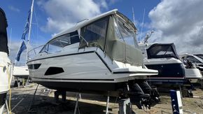 2017 Sealine C330 4