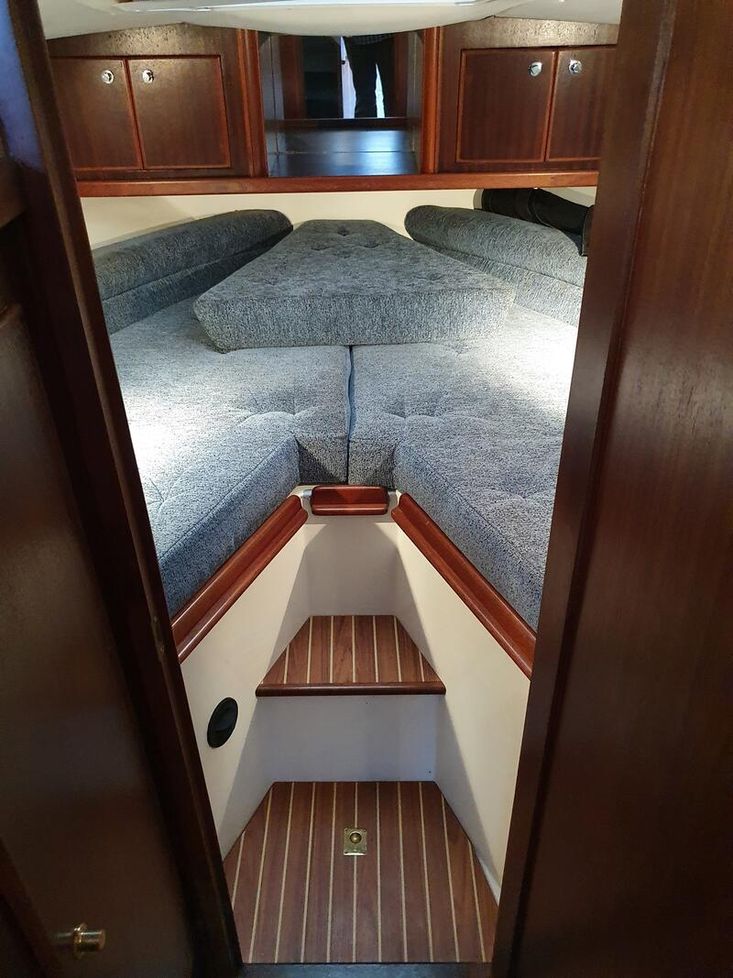 Galeon 280 Flybridge sports cruiser