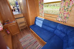 Rear cabin aft