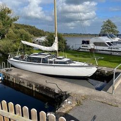 30ft Sailing boat