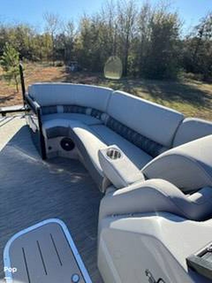 2022 Bennington 25 qx