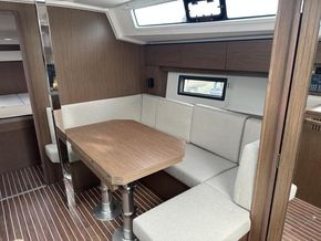 2025 Bavaria C38 23