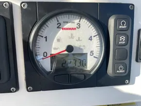 Yanmar engine gauge on a 2021 Leopard 45, displaying 237.0 hours.