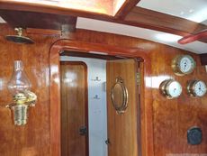 1993 Classic Yacht Robertson 35