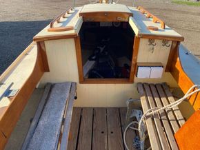 Memory  19 Converted to launch boat - Companionway