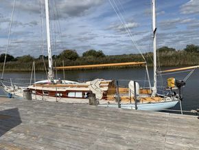 mast and booms no sails