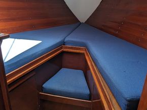 Sweden Yachts 34 (Comfort 34) - Forward Cabin