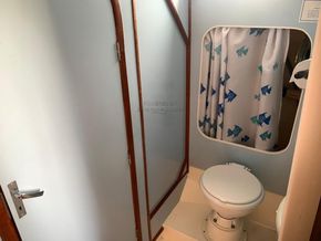 Moody 33 Aft cabin - Heads
