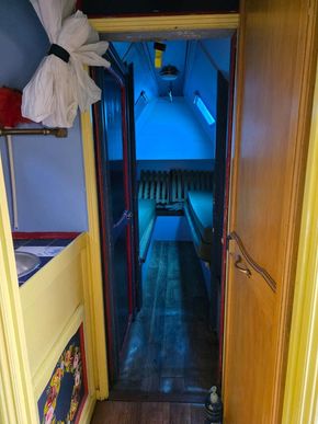 Bathroom showing double privacy doors