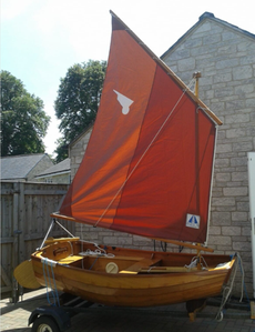 Clinker Barrow Boat sailing pram dinghy