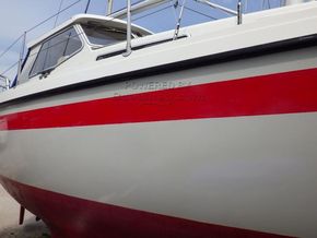 LM 30 Motor Sailer - Hull Close Up
