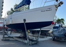 Beautifully maintained Dufour 32 Classic wheel steering shoal draft