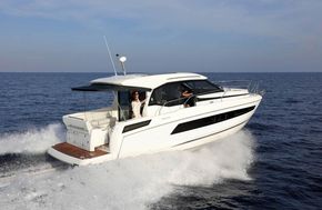 2022 Jeanneau NC33 5