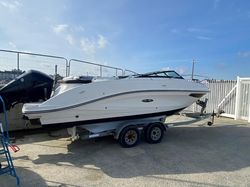 2021 Sea Ray Sun Sport 230 Outboard
