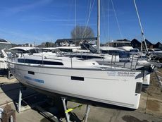 2025 Bavaria Cruiser 37