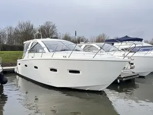 2011 Sealine SC35