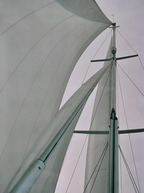 Cutter rig sailing.