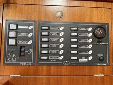 Beautifully maintained Dufour 32 Classic wheel steering shoal draft