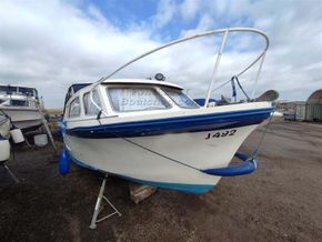Seamaster 27  - Exterior