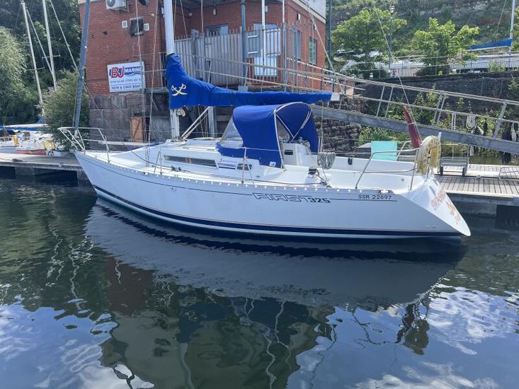 1987 Beneteau First 325