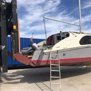 Rare Cat coastal sailing ‘live aboard’