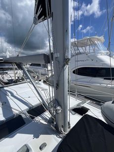Exceptional condition Beneteau Oceanis 423 - Two Cabins