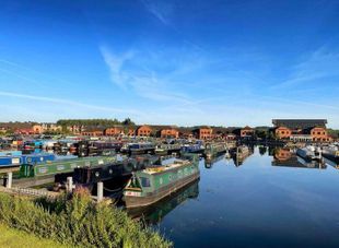 60ft Narrowboat Residential Moorings at Barton Marina