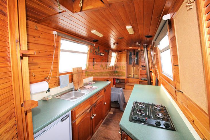 45ft Semi-Traditional stern