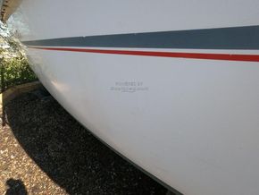 Parker 275 Lifting Keel - Hull Close Up