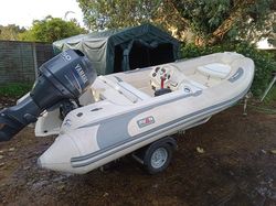 Avon Seasport 400 Deluxe