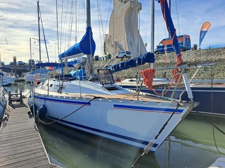 1986 Beneteau First 375