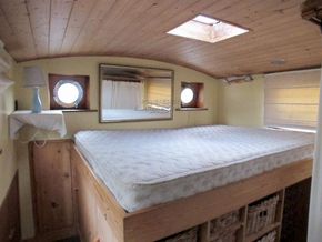 Dutch Barge 17m with London mooring  - Cabin